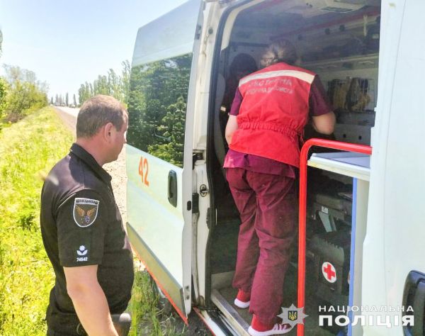В Николаевской области полицейский спас истекающего кровью мужчину