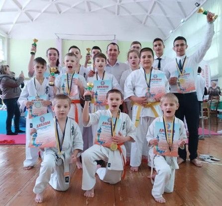Каратисты Первомайска привезли 12 наград открытого чемпионата Киева