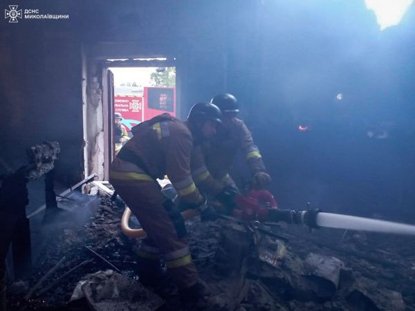 На Николаевщине огнеборцы ликвидировали пожар после вражеской атаки. Видео